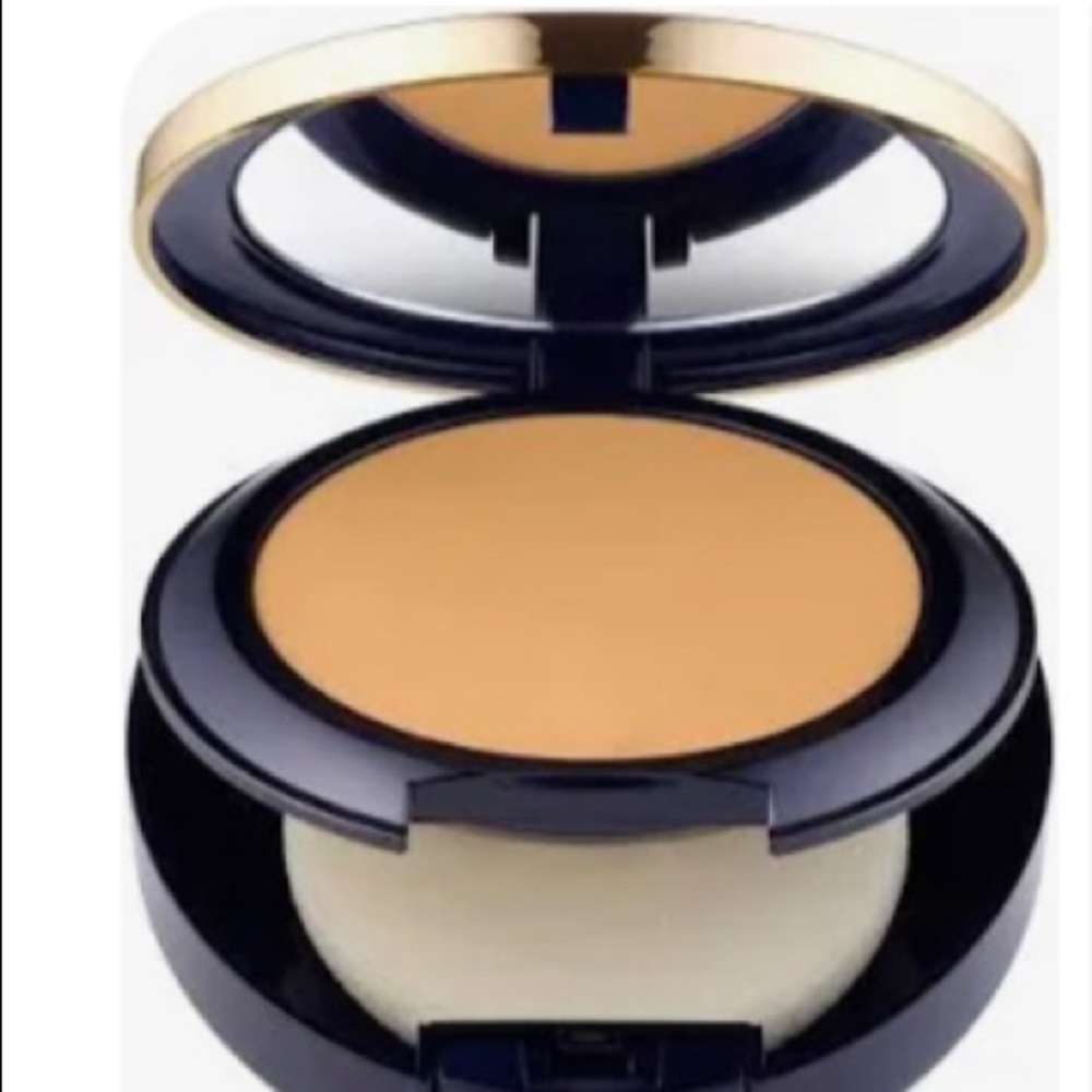 Estée Lauder Double Wear Stay in Place Matte Powder Foundation . Cinnamon 5W1.5